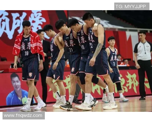 南京篮球队与上海篮球队赛后战术分析与总结探讨