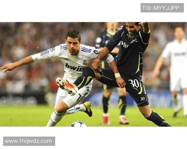 足球明星的妻子们谁才是最美的女神揭晓她们的魅力与风采 足球明星的妻子们谁才是最美的女神揭晓她们的魅力与风采